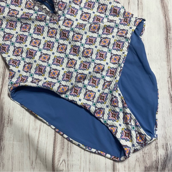 NWT BECCA BY REBECCA VIRTUE
Skylar Reversible Plunge One Piece Swimsuit - Picture 13 of 16